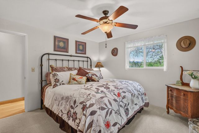 3336 Midway Avenue, Grants Pass, OR 97527