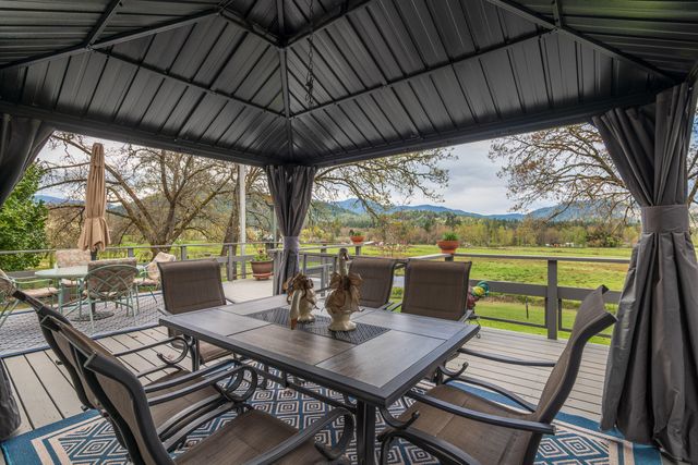 3336 Midway Avenue, Grants Pass, OR 97527