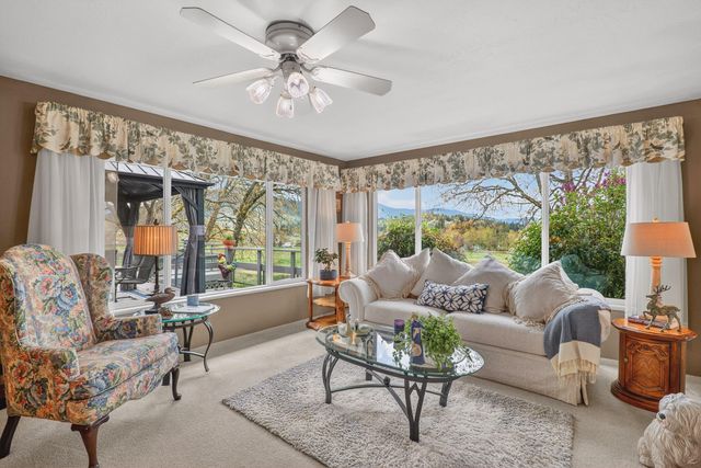 3336 Midway Avenue, Grants Pass, OR 97527