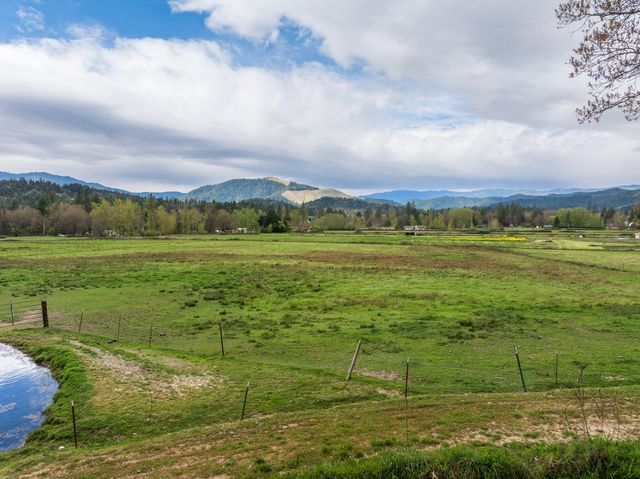 3336 Midway Avenue, Grants Pass, OR 97527