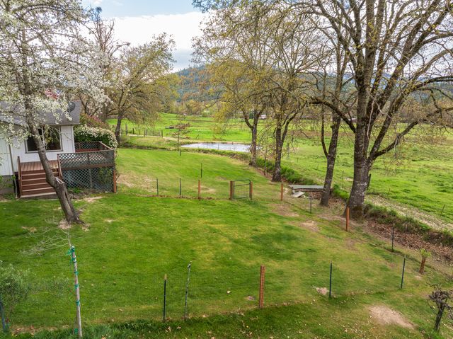 3336 Midway Avenue, Grants Pass, OR 97527