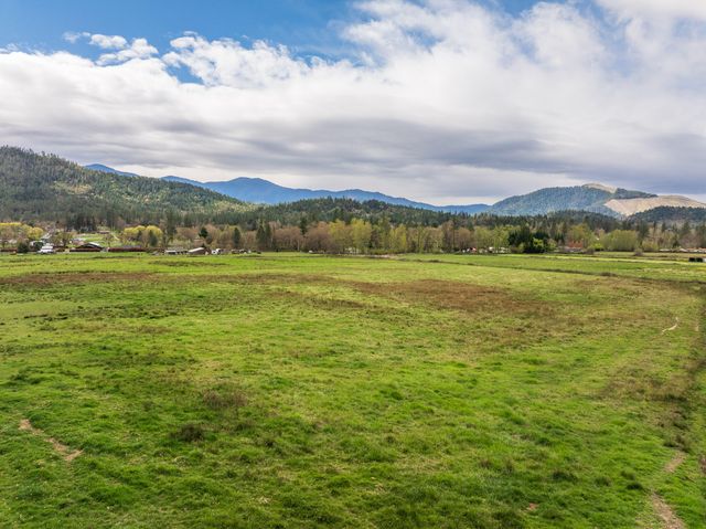 3336 Midway Avenue, Grants Pass, OR 97527