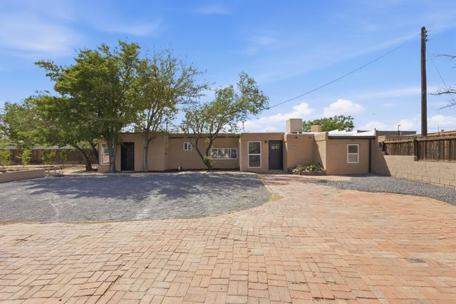 3907 3rd Street NW, Albuquerque, NM 87107