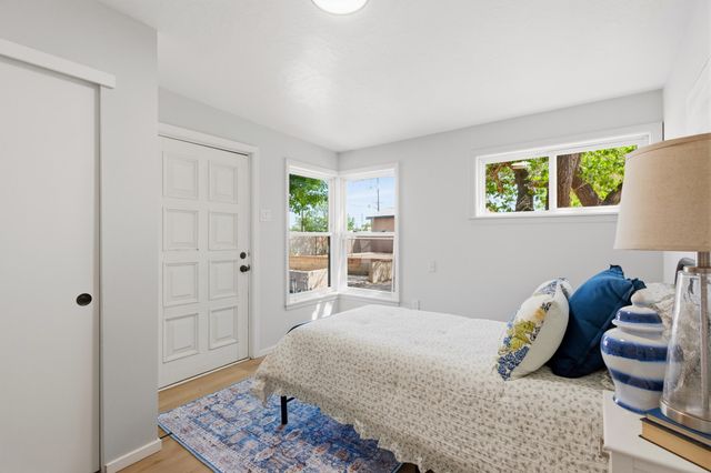 3907 3rd Street NW, Albuquerque, NM 87107