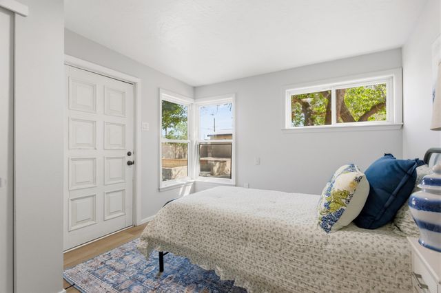 3907 3rd Street NW, Albuquerque, NM 87107