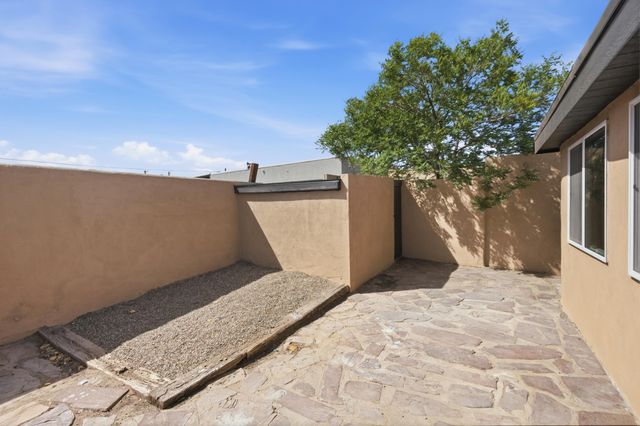3907 3rd Street NW, Albuquerque, NM 87107