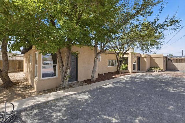 3907 3rd Street NW, Albuquerque, NM 87107