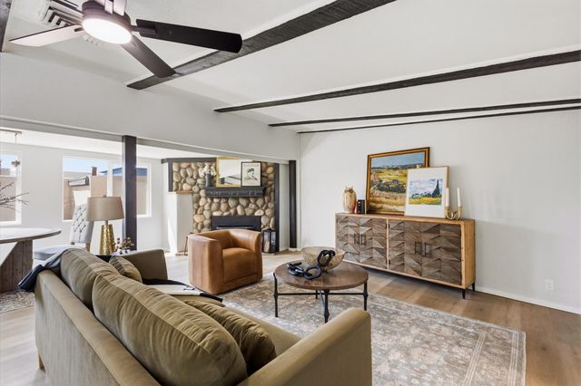 3907 3rd Street NW, Albuquerque, NM 87107