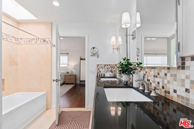 910 19th Street 10, Santa Monica, CA 90403