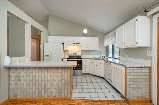 2312 60th Street, Des Moines, IA 50322