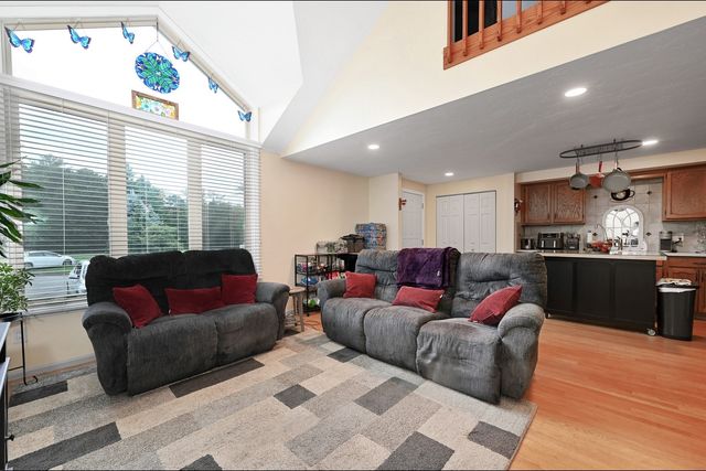 340 Centre 8, Rockland, MA 02370