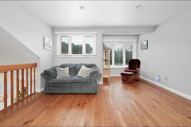 340 Centre 8, Rockland, MA 02370