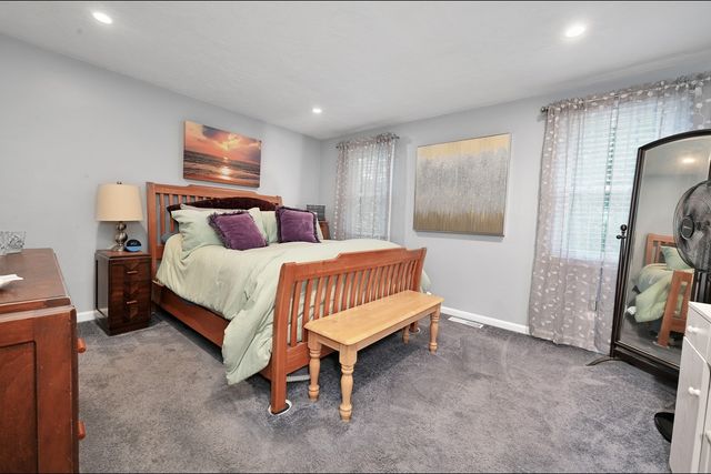 340 Centre 8, Rockland, MA 02370