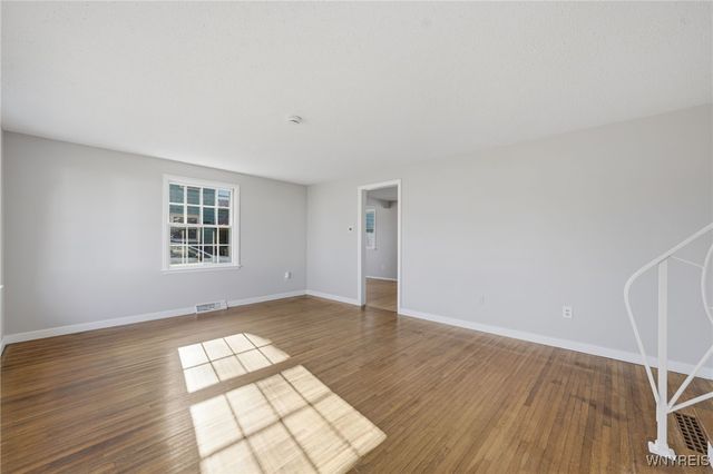 124 Kelvin Drive, Tonawanda, NY 14223