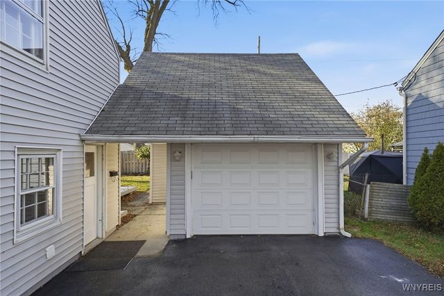 124 Kelvin Drive, Tonawanda, NY 14223