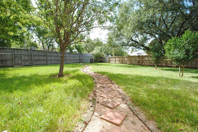 819 Fairpark Lane, Sugar Land, TX 77479