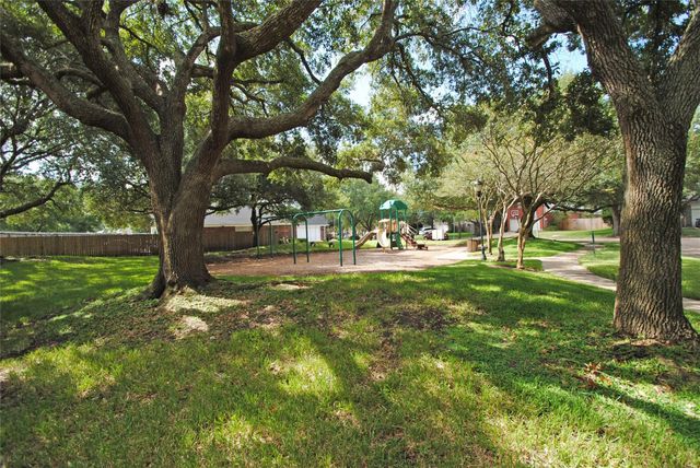 819 Fairpark Lane, Sugar Land, TX 77479
