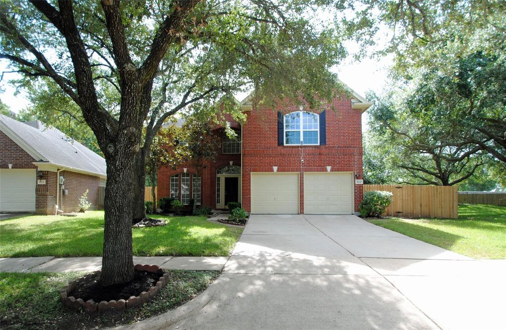 819 Fairpark Lane, Sugar Land, TX 77479