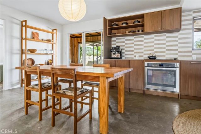 6381 Airway Avenue, Yucca Valley, CA 92284