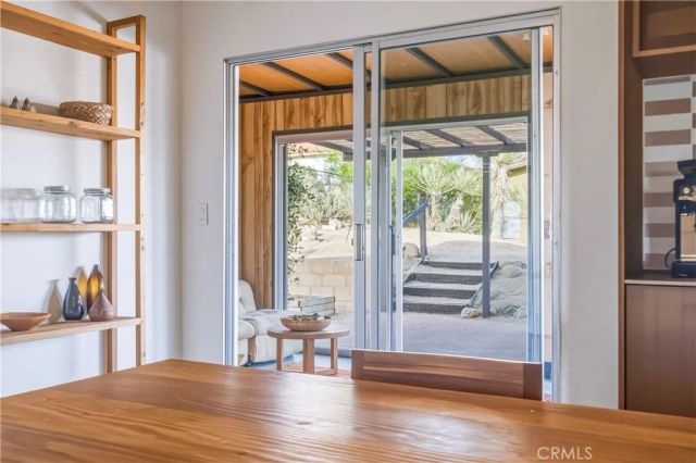 6381 Airway Avenue, Yucca Valley, CA 92284