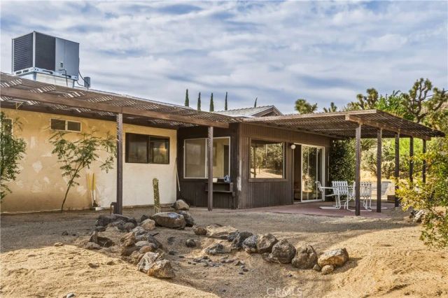6381 Airway Avenue, Yucca Valley, CA 92284