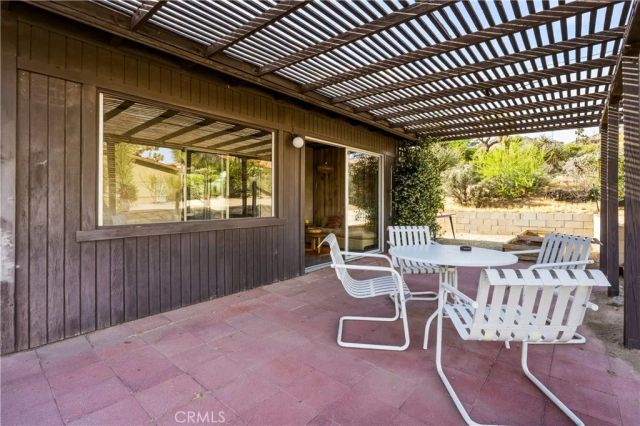 6381 Airway Avenue, Yucca Valley, CA 92284