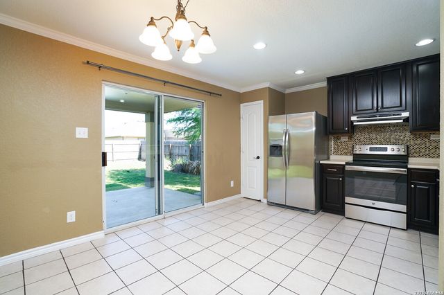 631 Sanderling, San Antonio, TX 78245