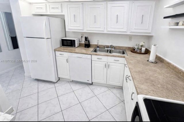 2101 Atlantic Shores Blvd 108, Hallandale Beach, FL 33009