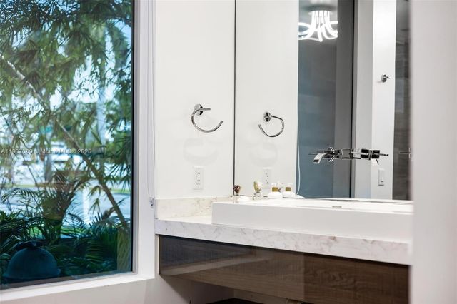 300 Royal Plaza Dr 0, Fort Lauderdale, FL 33301