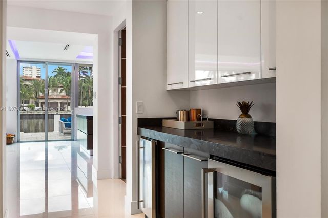 300 Royal Plaza Dr 0, Fort Lauderdale, FL 33301