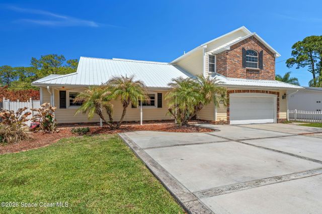 390 Nora Avenue, Merritt Island, FL 32952