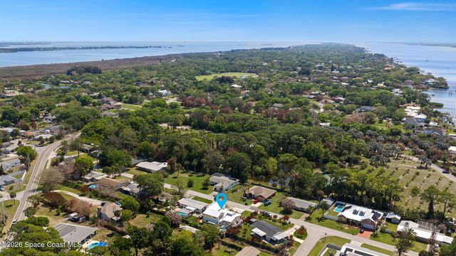 390 Nora Avenue, Merritt Island, FL 32952