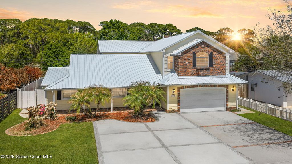 390 Nora Avenue, Merritt Island, FL 32952