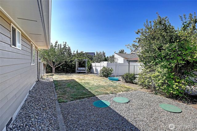 740 Commodore Lane, Camano Island, WA 98282