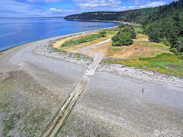 740 Commodore Lane, Camano Island, WA 98282