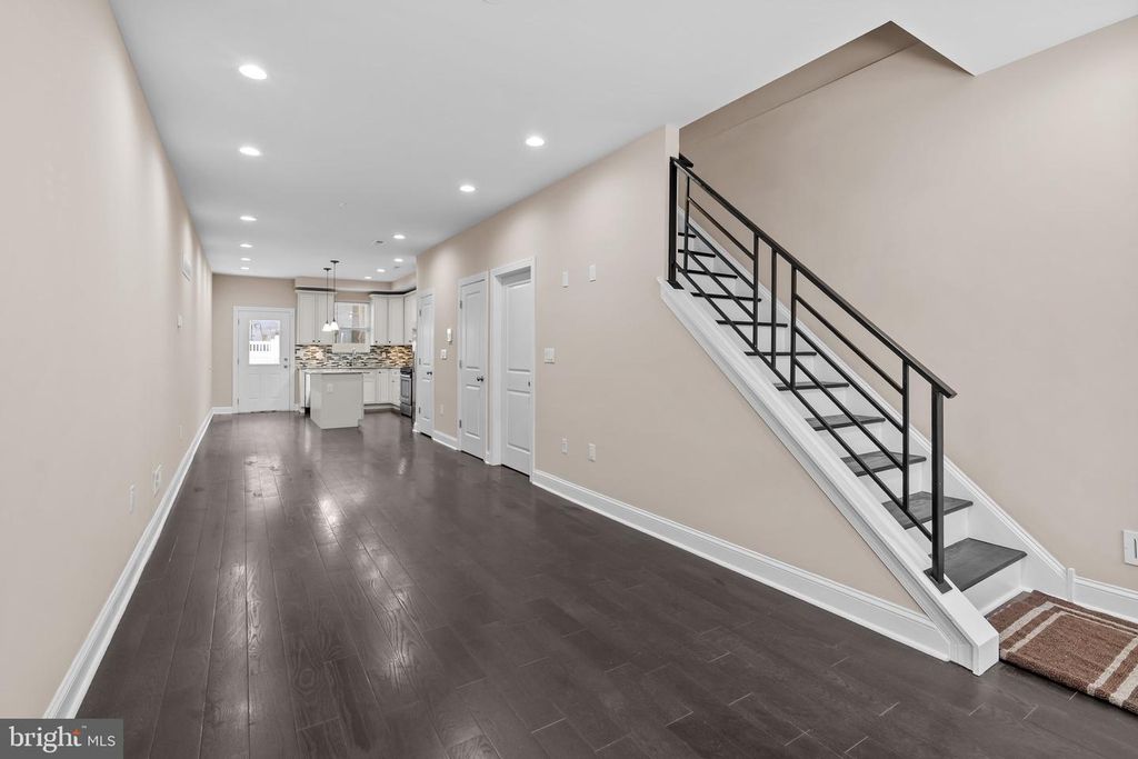 2113 REED ST, Philadelphia, PA 19146