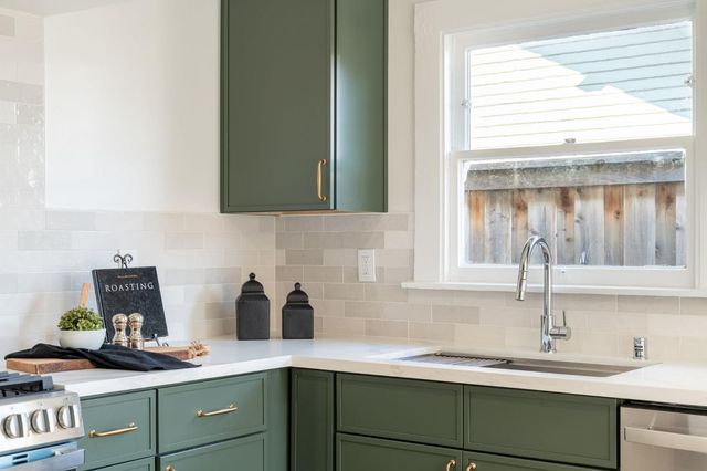 1473 33rd St, Sacramento, CA 95816