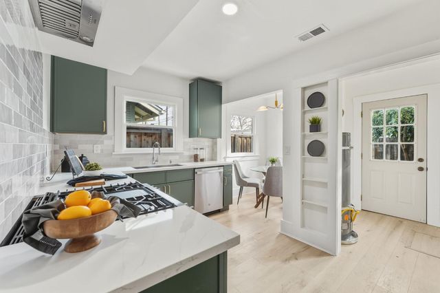 1473 33rd St, Sacramento, CA 95816