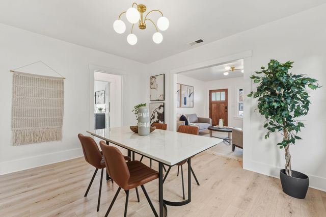 1473 33rd St, Sacramento, CA 95816