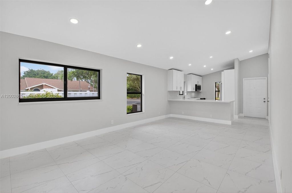8067 Summerbreeze Lane, Boca Raton, FL 33496