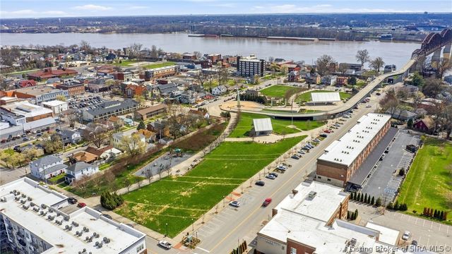 218 Mulberry Street, Jeffersonville, IN 47130