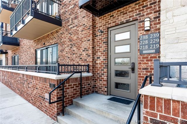 218 Mulberry Street, Jeffersonville, IN 47130