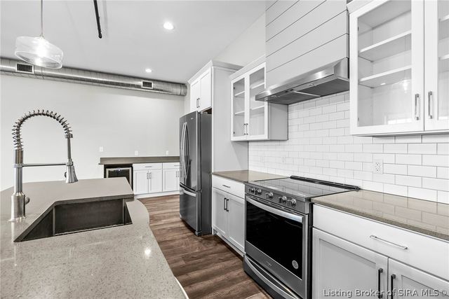 218 Mulberry Street, Jeffersonville, IN 47130