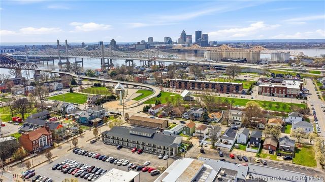 218 Mulberry Street, Jeffersonville, IN 47130