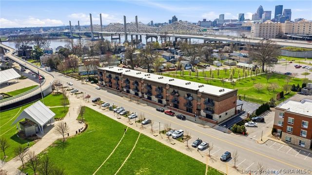 218 Mulberry Street, Jeffersonville, IN 47130