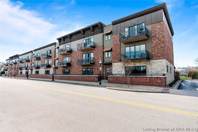 218 Mulberry Street, Jeffersonville, IN 47130