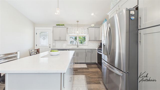 1421 E Addison Way, Muskegon, MI 49445