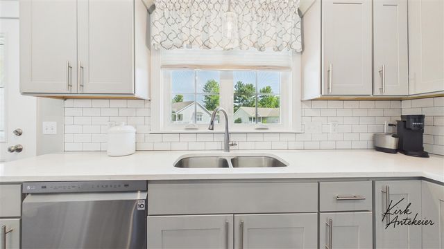 1421 E Addison Way, Muskegon, MI 49445