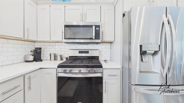 1421 E Addison Way, Muskegon, MI 49445