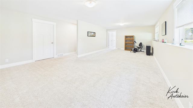 1421 E Addison Way, Muskegon, MI 49445
